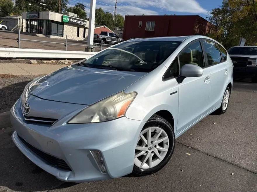 2014 Toyota Prius V Five photo 1