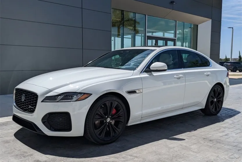 2024 Jaguar XF P300 R-Dynamic SE photo 1