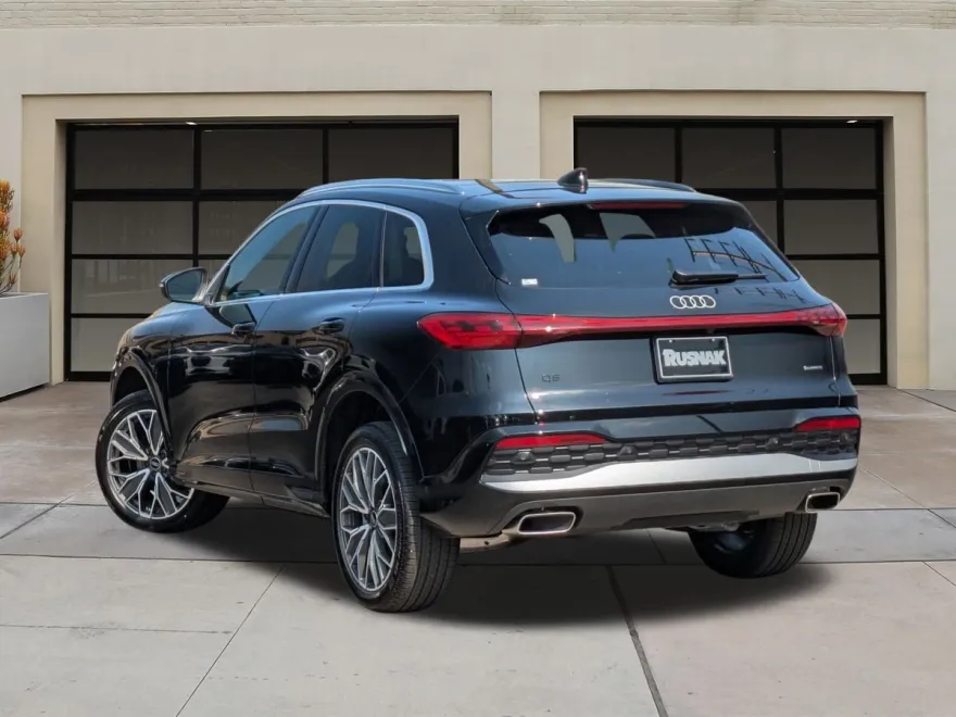 2025 Audi Q5 2.0T Premium Plus photo 1