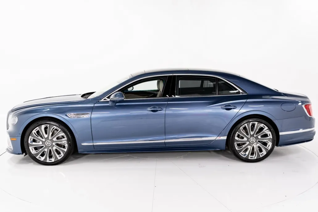 2025 Bentley Flying Spur Mulliner photo 1