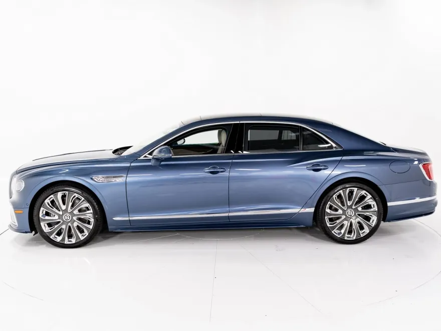 2025 Bentley Flying Spur Mulliner photo 1
