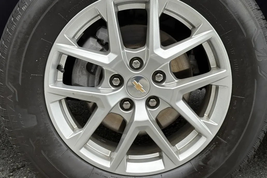 2023 Chevrolet Equinox LT photo 1