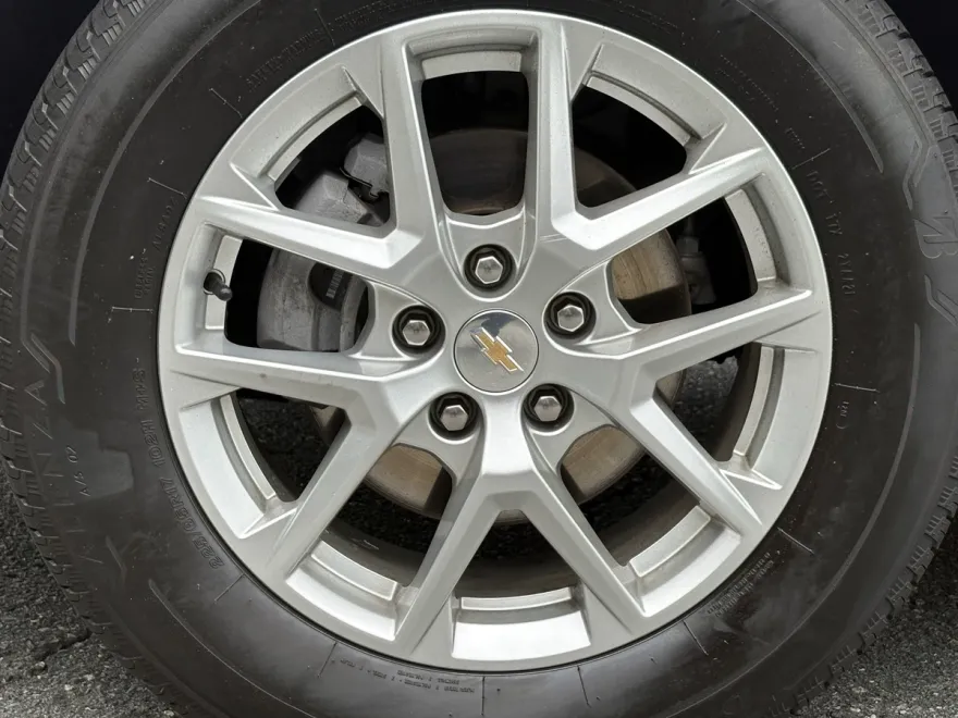 2023 Chevrolet Equinox LT photo 1