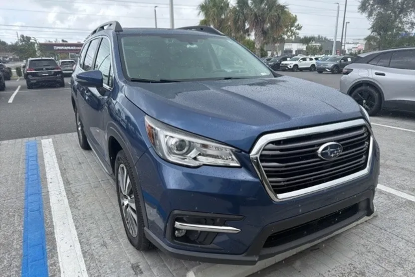2022 Subaru Ascent Limited photo 1