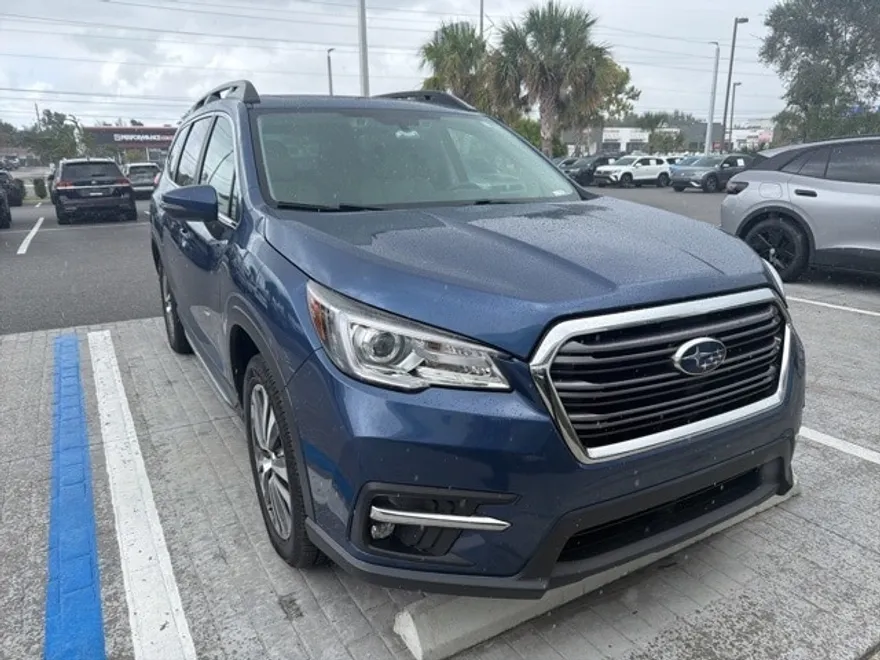 2022 Subaru Ascent Limited photo 1