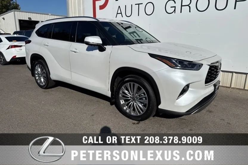 2024 Toyota Highlander Platinum photo 1