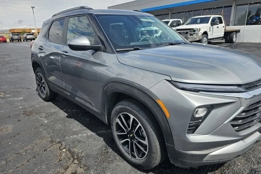 2025 Chevrolet Trailblazer LT photo 1