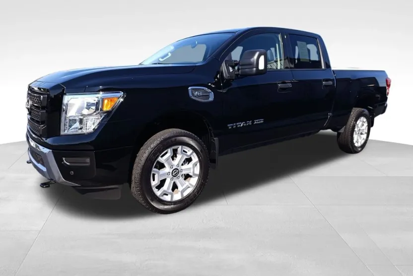 2024 Nissan Titan SV photo 1