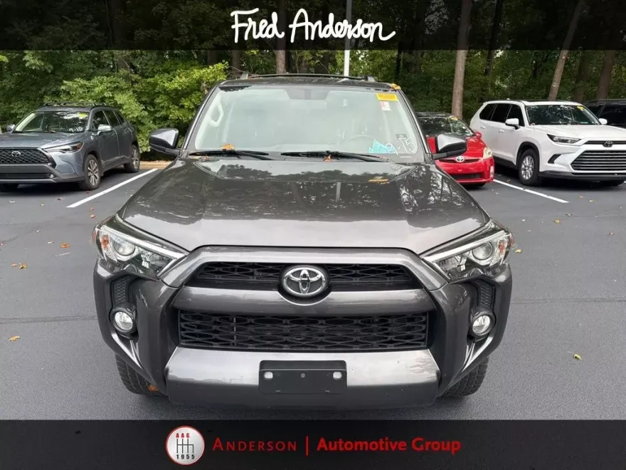 2019 Toyota 4Runner SR5 photo 1