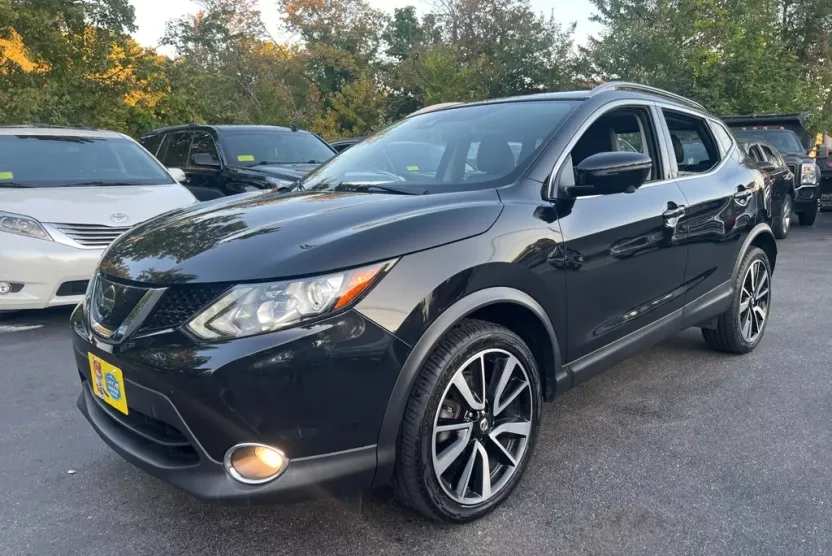 2019 Nissan Rogue Sport S photo 1