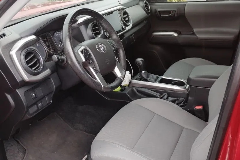 2022 Toyota Tacoma SR5 V6 photo 1