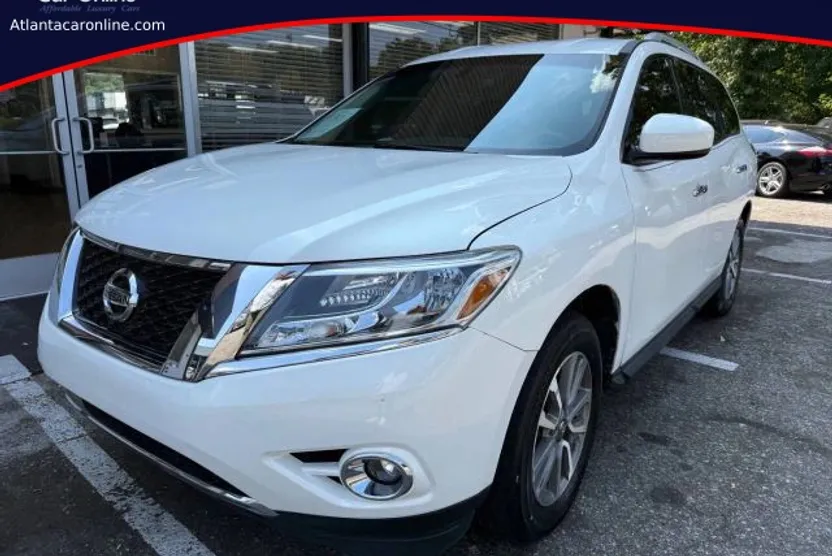 2013 Nissan Pathfinder SV photo 1