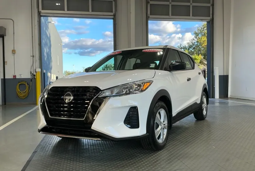 2024 Nissan Kicks S photo 1