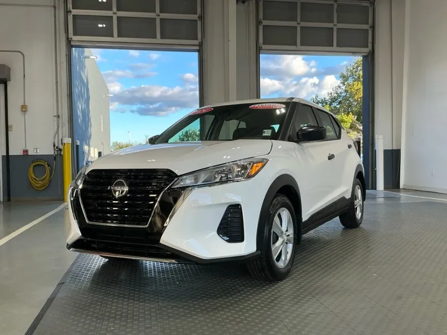 2024 Nissan Kicks S photo 1