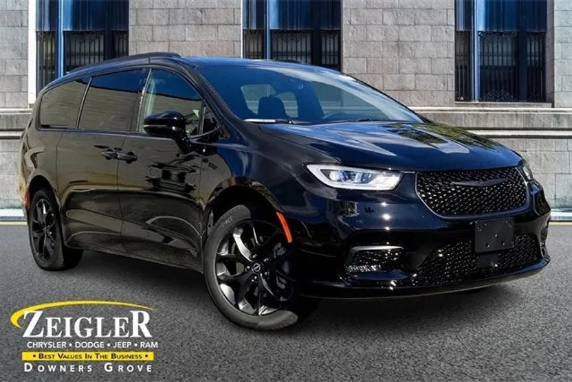 2026 Chrysler Pacifica Limited photo 1