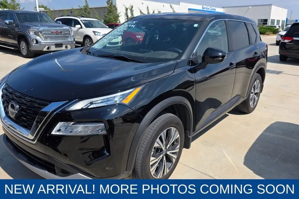 2022 Nissan Rogue SV photo 1