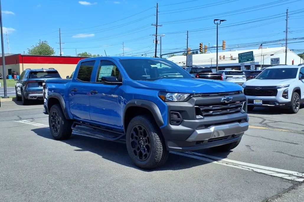 2026 Chevrolet Colorado Trail Boss photo 1