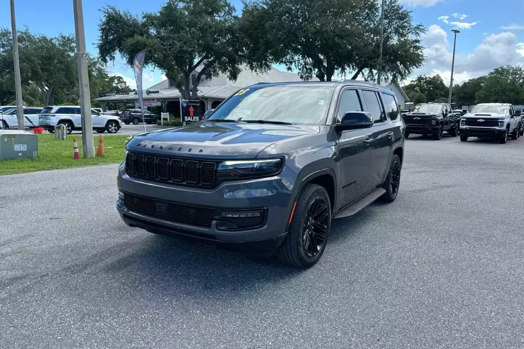 2023 Jeep Wagoneer Series II Carbide photo 1