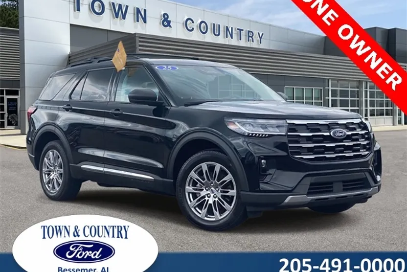 2025 Ford Explorer photo 1