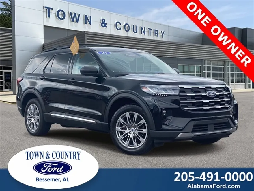2025 Ford Explorer photo 1