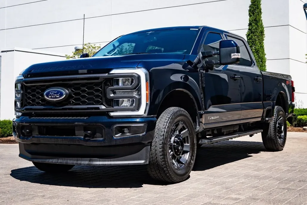2023 Ford F-250 Lariat photo 1
