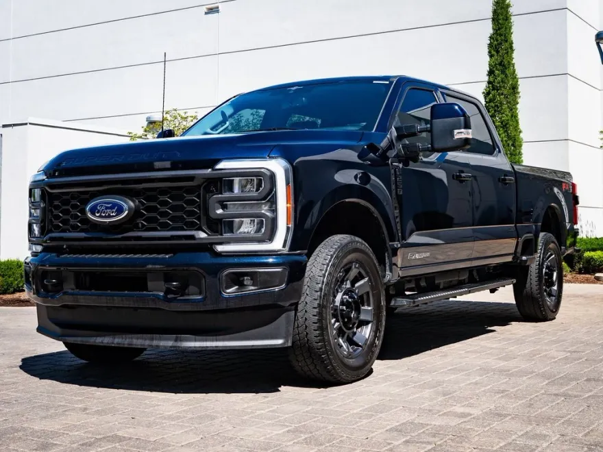 2023 Ford F-250 Lariat photo 1