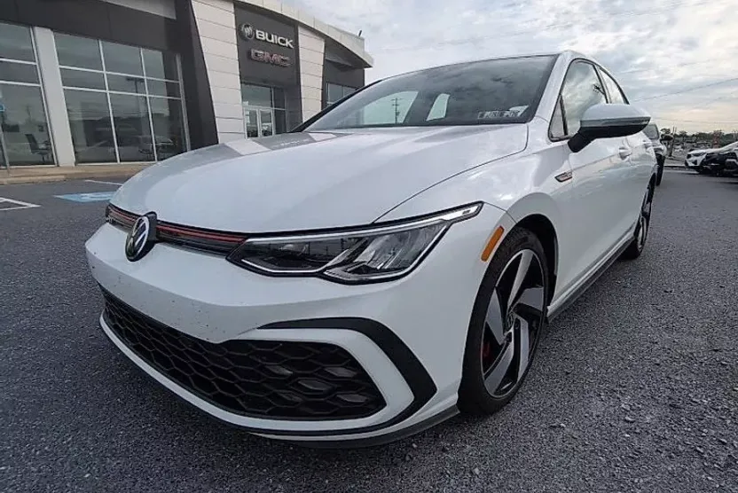 2022 Volkswagen Golf GTI S photo 1