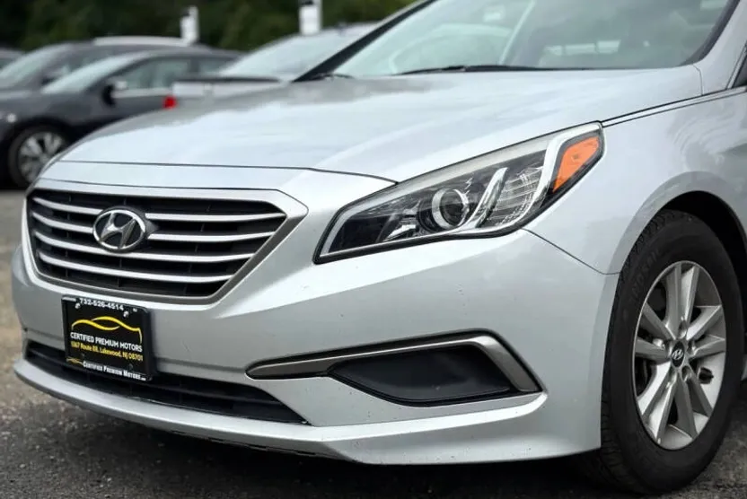 2017 Hyundai Sonata SE Eco photo 1