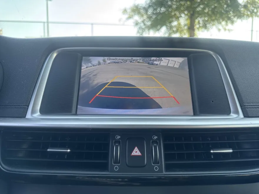 2019 Kia Optima LX photo 1