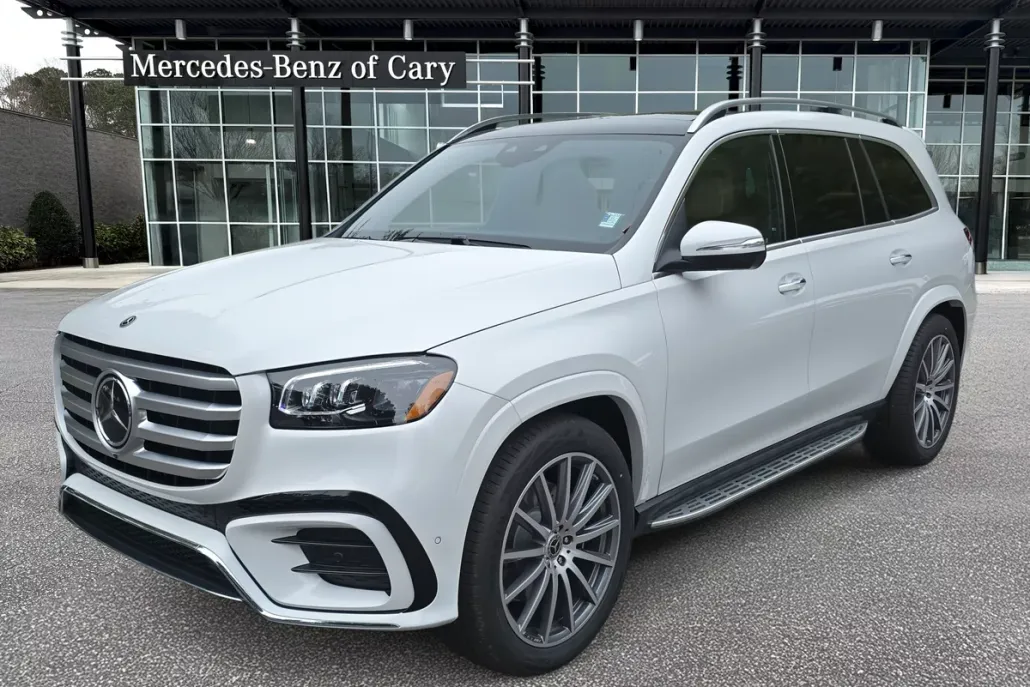 2026 Mercedes Benz GLS 450 4MATIC photo 1