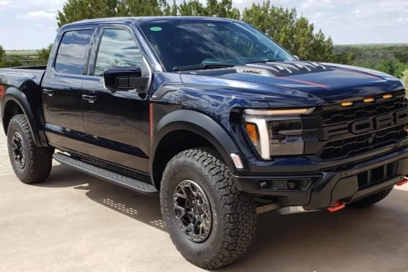 2025 Ford F-150 Raptor photo 1