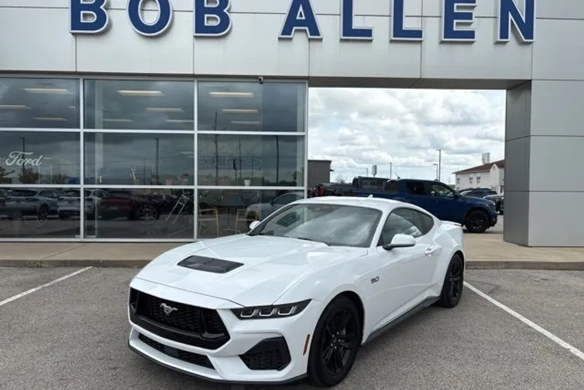 2024 Ford Mustang GT photo 1
