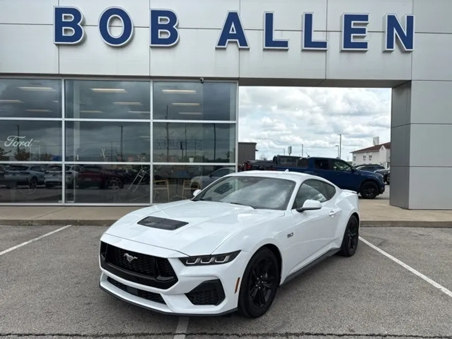 2024 Ford Mustang GT photo 1