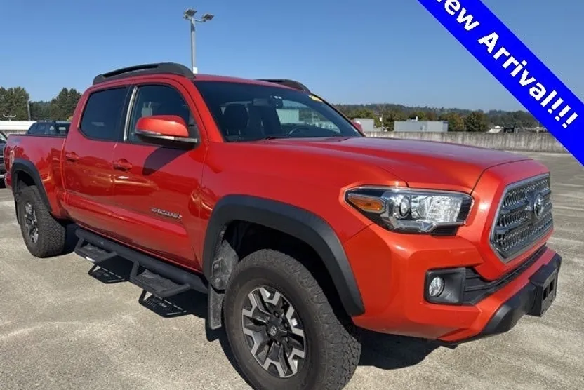 2017 Toyota Tacoma TRD Off-Road photo 1