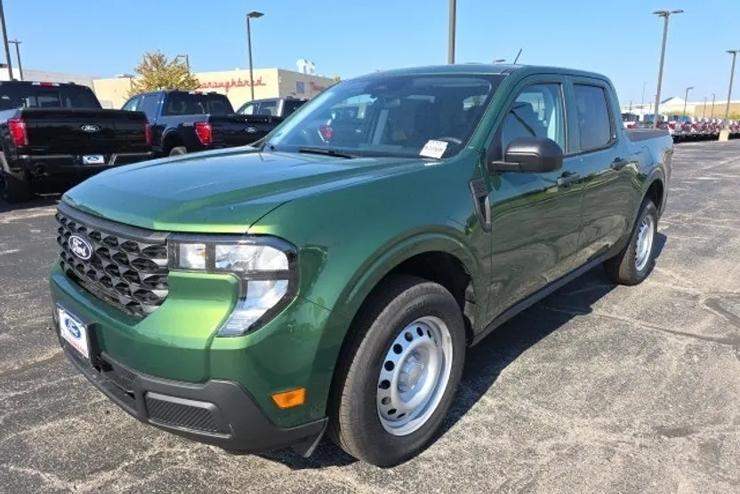 2025 Ford Maverick XL photo 1