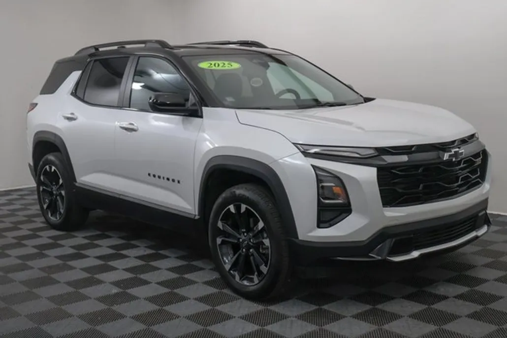 2025 Chevrolet Equinox RS photo 1