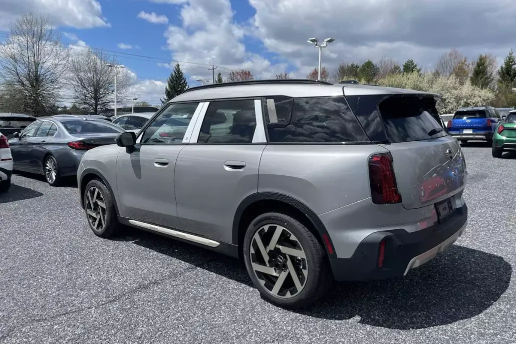 2025 Mini Cooper S ALL4 photo 1