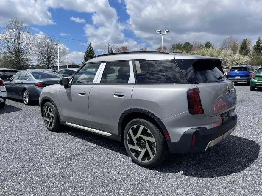 2025 Mini Cooper S ALL4 photo 1