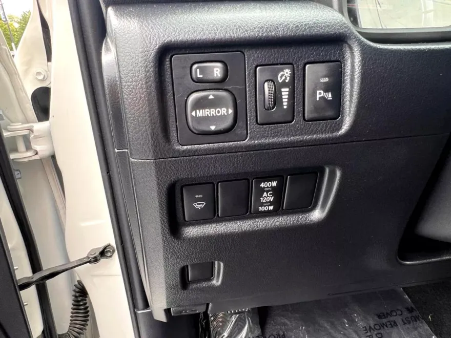 2019 Toyota 4Runner SR5 photo 17