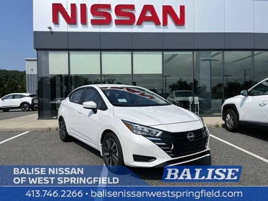 2025 Nissan Versa SV photo 1