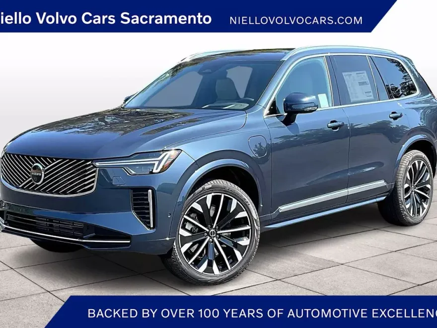 2026 Volvo XC90 T8 photo 1