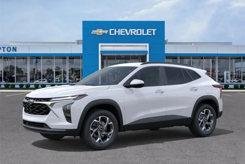 2025 Chevrolet Trax LT photo 1