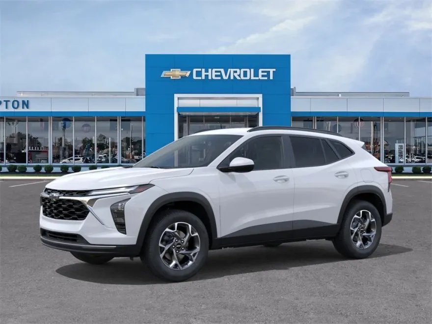 2025 Chevrolet Trax LT photo 1
