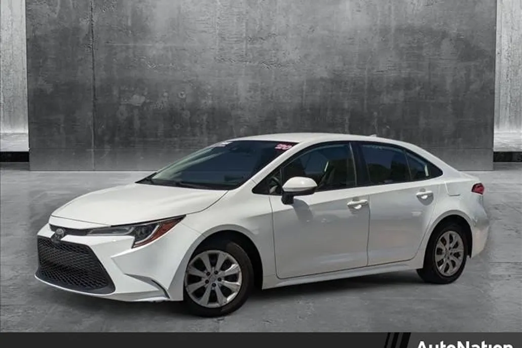 2020 Toyota Corolla LE photo 1