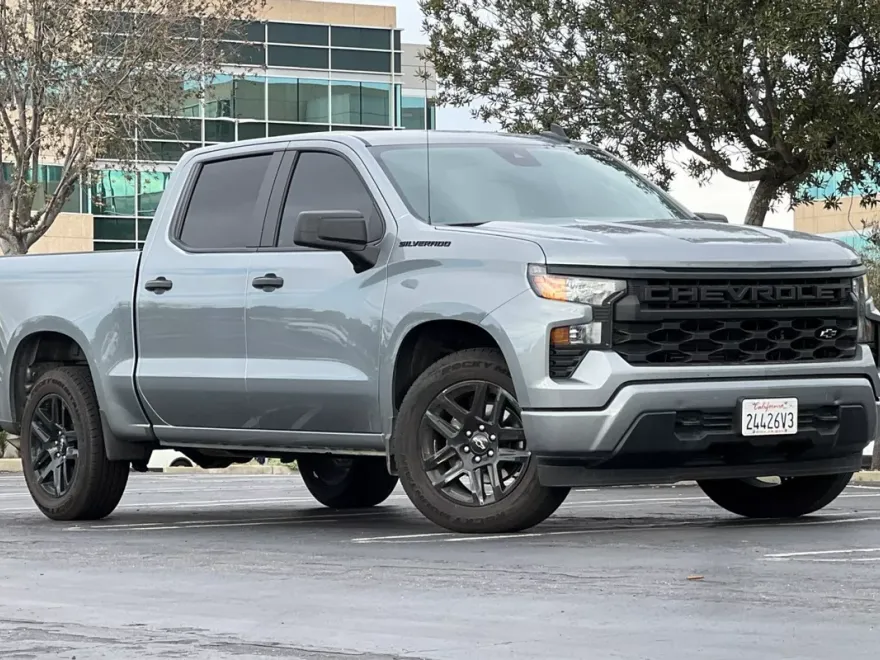 2023 Chevrolet Silverado 1500 Custom photo 1