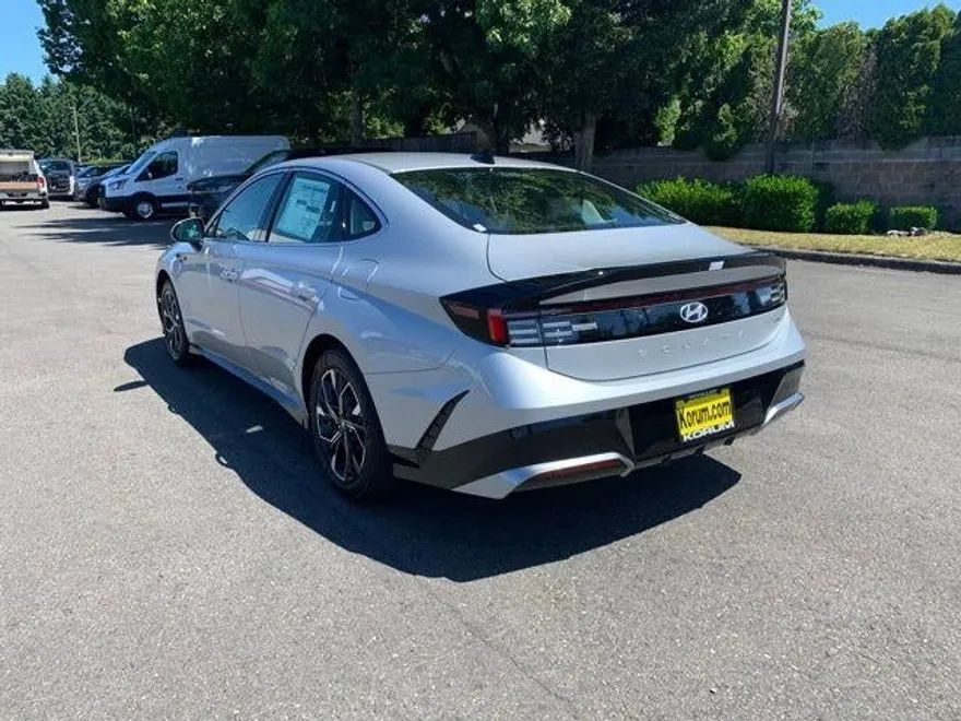 2025 Hyundai Sonata SEL photo 1