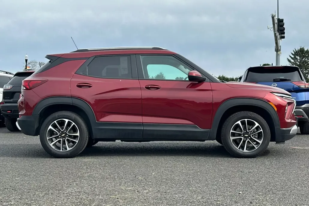2024 Chevrolet Trailblazer LT photo 1