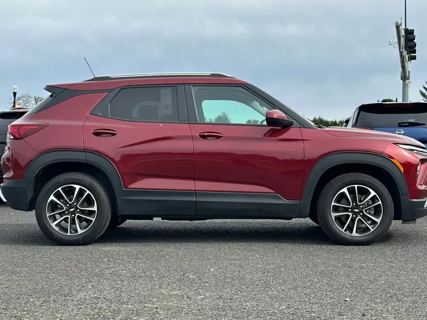 2024 Chevrolet Trailblazer LT photo 1