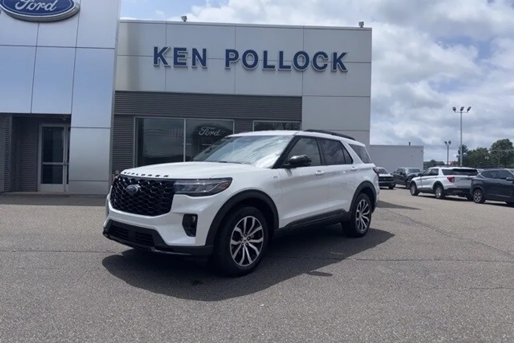 2025 Ford Explorer ST-Line photo 1