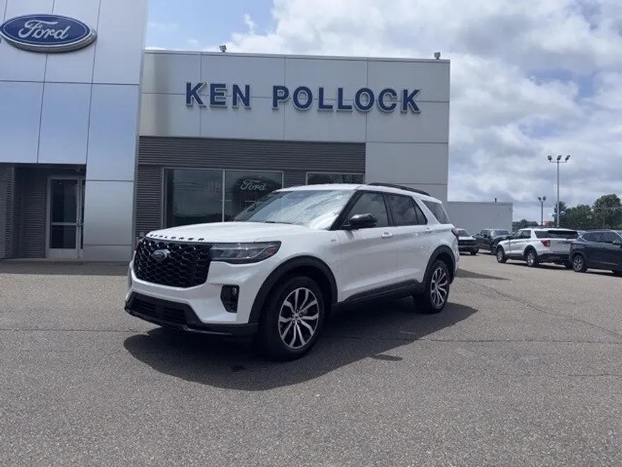 2025 Ford Explorer ST-Line photo 1